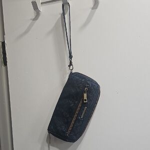 Travelon Dark Blue Leaf Pattern Wristlet (COPY POST)